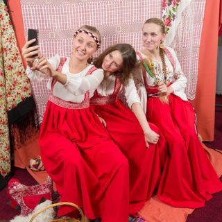 ФОТОЗОНА с ФЕСТИВАЛЯ "СИЛАБЕРЕГИНИ"